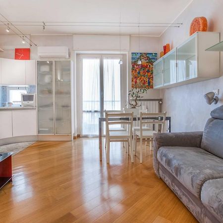 Joivy Vibrant Flat With Balcony Apartamento Milão Exterior foto