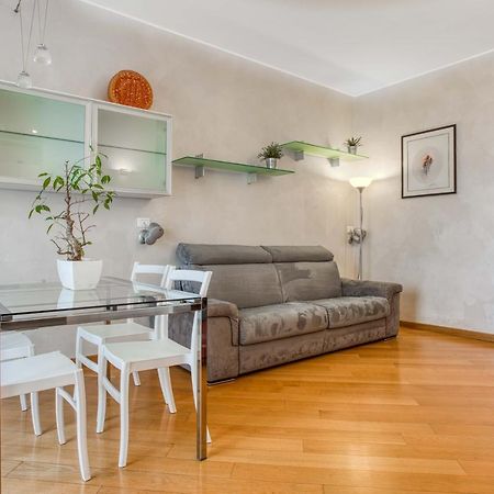 Joivy Vibrant Flat With Balcony Apartamento Milão Exterior foto