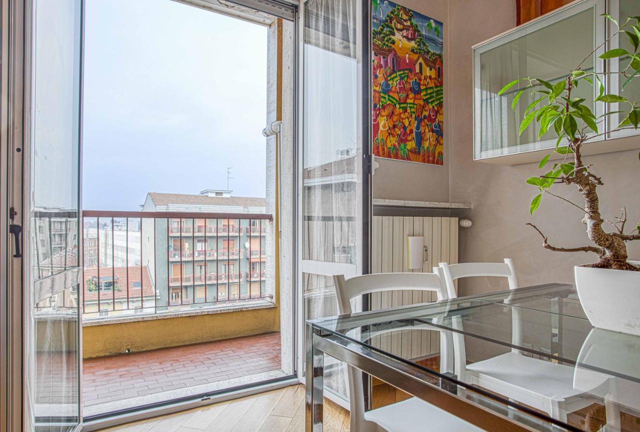 Joivy Vibrant Flat With Balcony Apartamento Milão Exterior foto